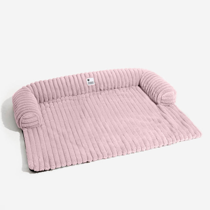 Ein Hund schlummert auf dem gemütlichen Hundebett & Sofaschutz, ein Paradies für Ihr Haustier.