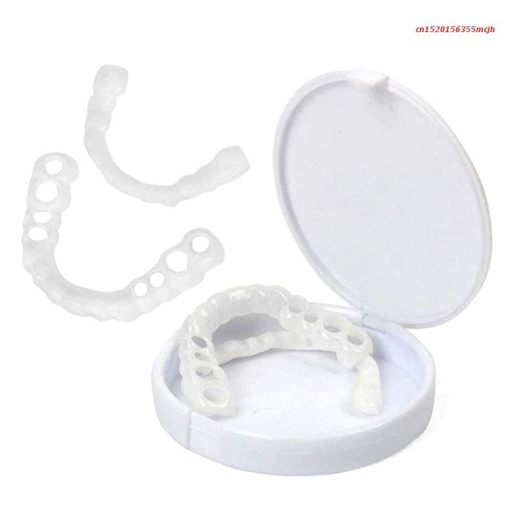 Hochwertige flexible Veneers für Zähne, diskreter Zahnersatz für Erwachsene, für ein perfektes kosmetisches Lächeln.