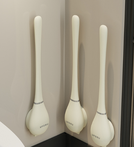 Kompakte Badaccessoires: Flexible Toilettenbürste mit hygienischen Borsten & diskreter Wandmontage.