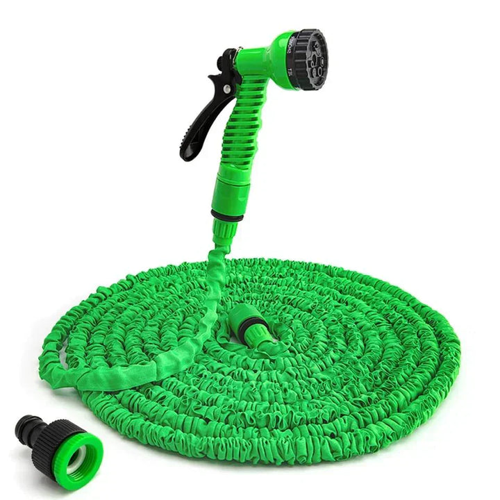 Flexibler 15m Gartenschlauch mit 7 Sprühfunktionen, knickfrei für einfache Gartenbewässerung und platzsparende Lagerung.