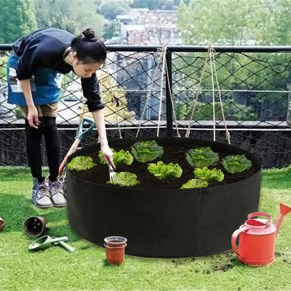Praktisches Stoffhochbeet für Garten und Balkon; perfekt zum platzsparenden Gärtnern mit gesunden Pflanzen.