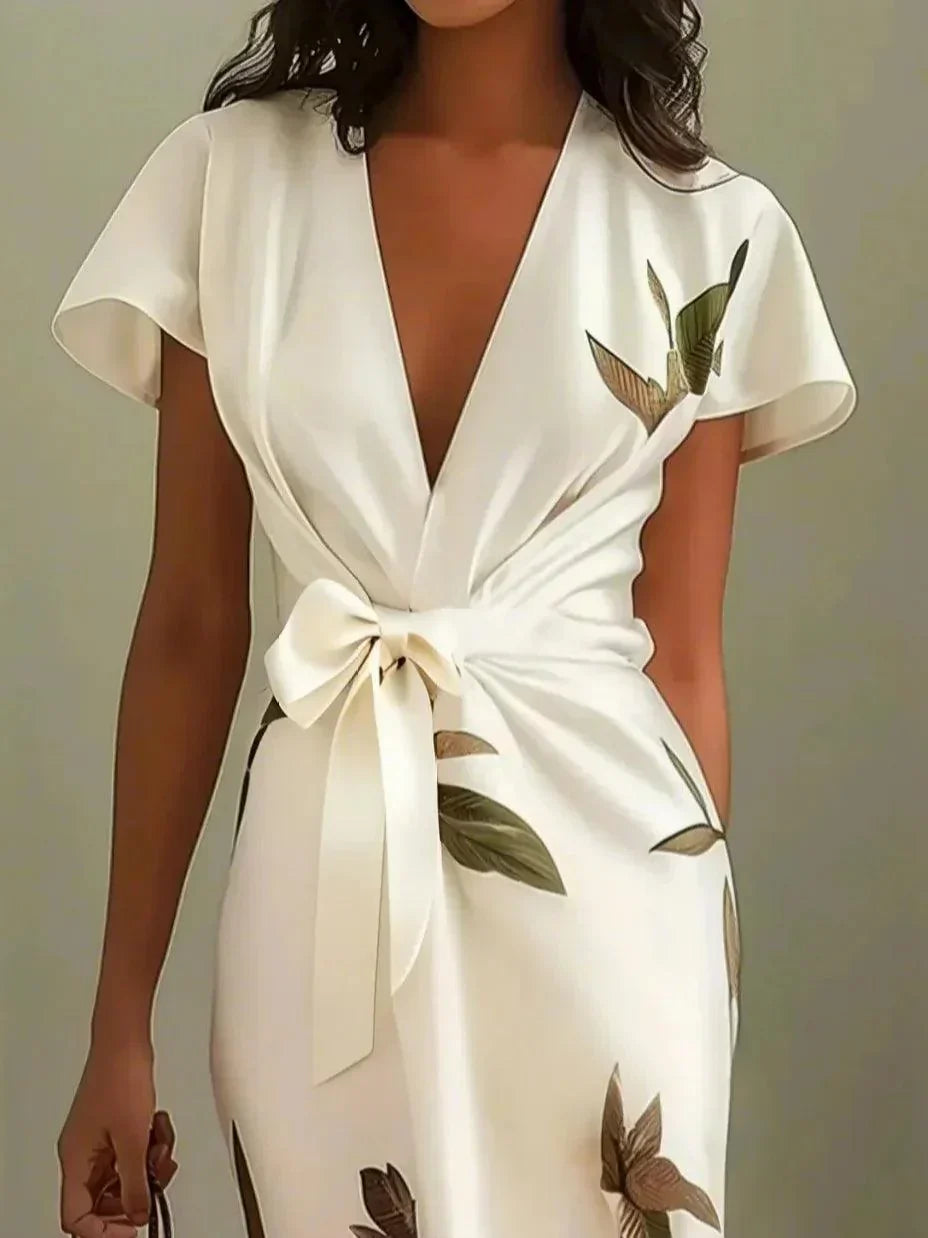 Elegantes weißes Damen Maxikleid, fließend und leicht. Ideal als Sommerkleid oder chices Abendkleid.