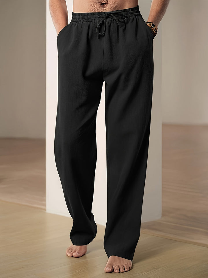 Bequeme Herren Freizeithose im Loose Fit, mit elastischem Bund und Kordelzug. Ideal für entspannte Sommertage.