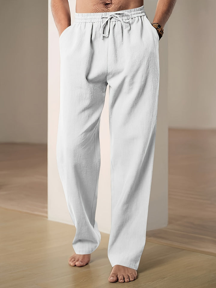 Leichte, atmungsaktive Herren Sommerhose mit Kordelzug für Alltag und Freizeit. Hoher Tragekomfort garantiert.