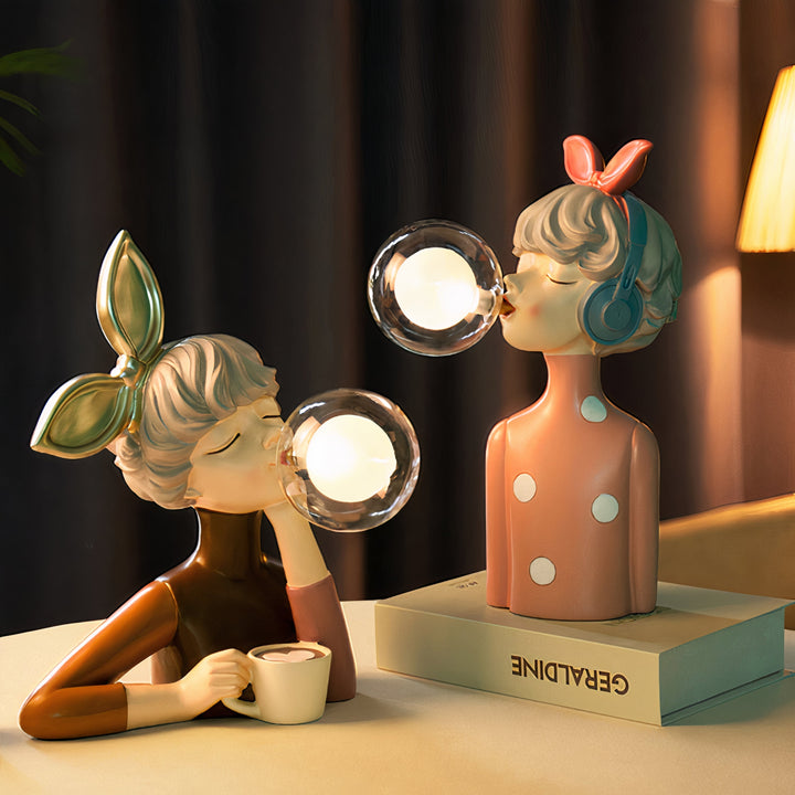 Stilvolle Wohnzimmer Beleuchtung: einzigartige Tischlampe aus Kunstharz und Glas, handgefertigt.