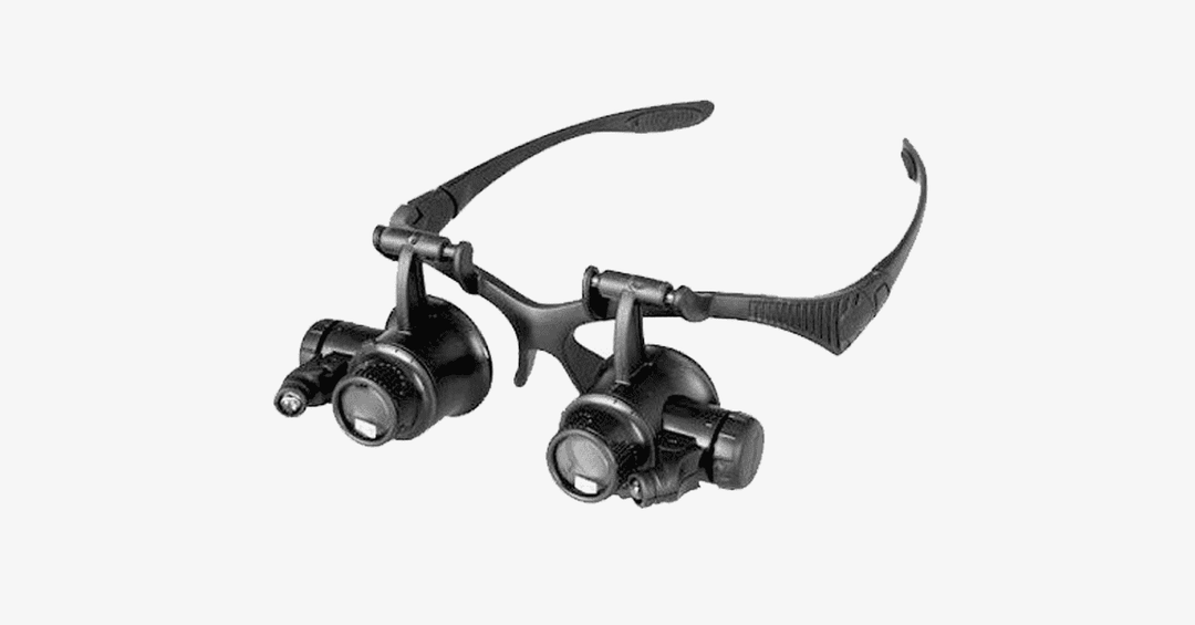 Vergrößerungsglas mit LED-Licht, freihändig nutzbar für detaillierte Reparaturen und feine Handarbeiten.