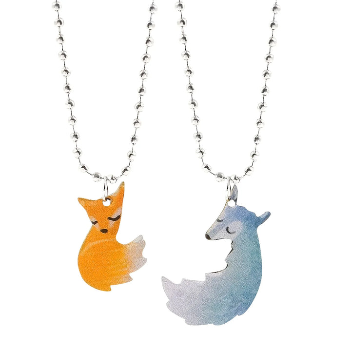 Hochwertige Edelstahl Partnerkette mit Fuchs-Wolf-Motiv, langlebiger Symbolschmuck für unvergessliche Liebesmomente.