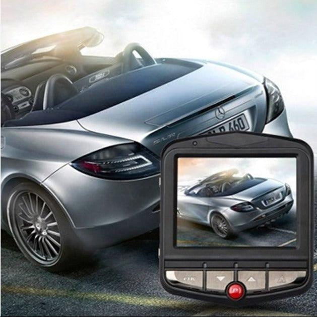 Klare Full HD Nachtsicht-Aufnahme einer Auto Dashcam für maximale Sicherheit bei Dunkelheit.