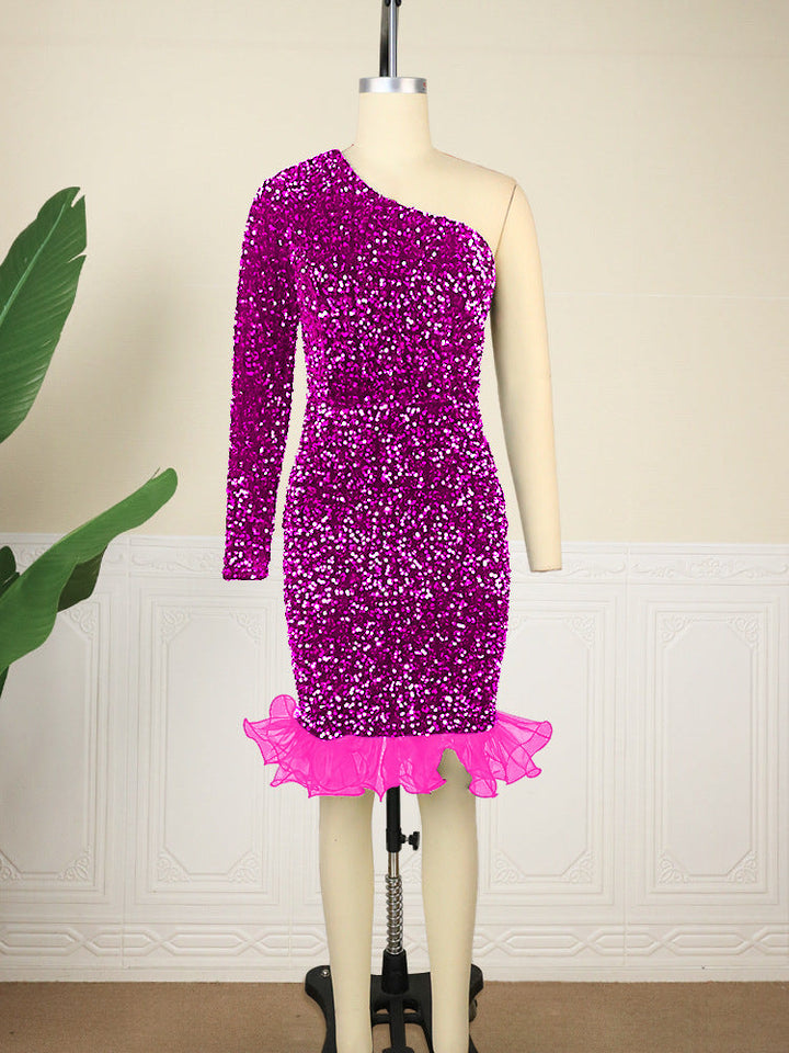 Damen Pailletten-Abendkleid für glamouröse Auftritte. Festliches Partykleid mit Eleganz für Gala.