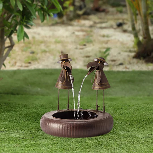 Entspannender Gartenbrunnen mit Tiermotiv. Wasserspiel als Outdoor Deko in Naturstein-Optik.
