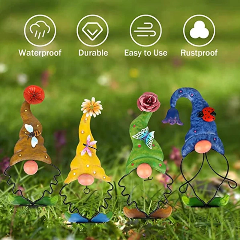 Robuster Metall Gartenzwerg als Gartenstecker, wetterfest und langlebig für jede Jahreszeit.