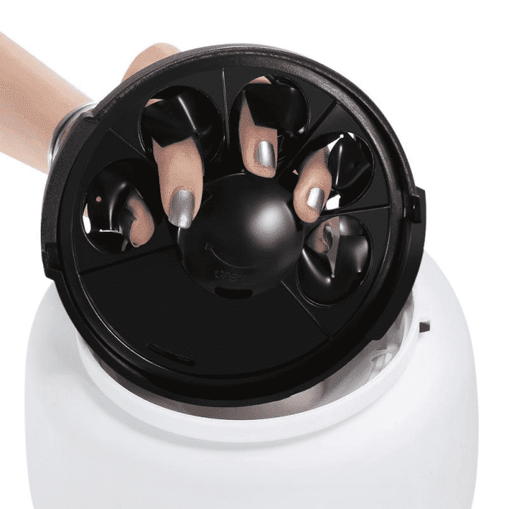 Professionelle Gel Nagellack Entfernung mit Dampftechnologie für makellose Ergebnisse zu Hause.