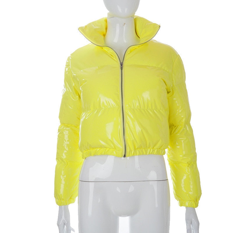Bequeme Pufferjacke für Damen, vielseitig kombinierbar im Winter-Outfit.