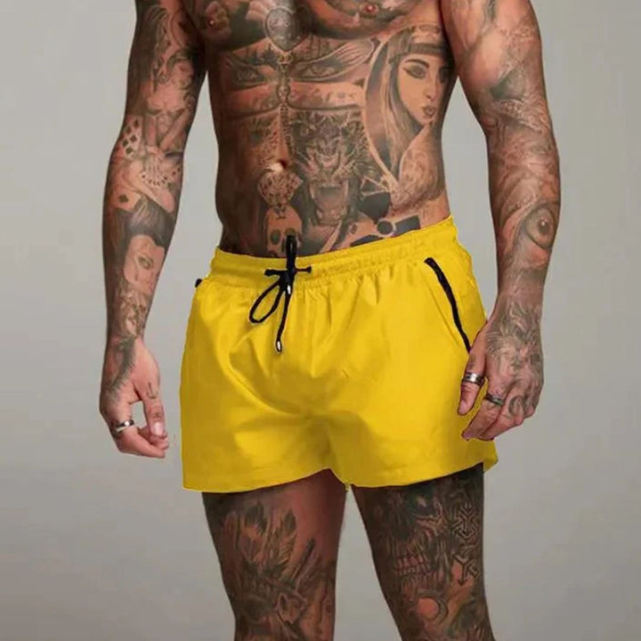 Sportliche, schnelltrocknende Herren Badehose für Schwimmen, Sonnenbaden & Wassersport im Sommer.