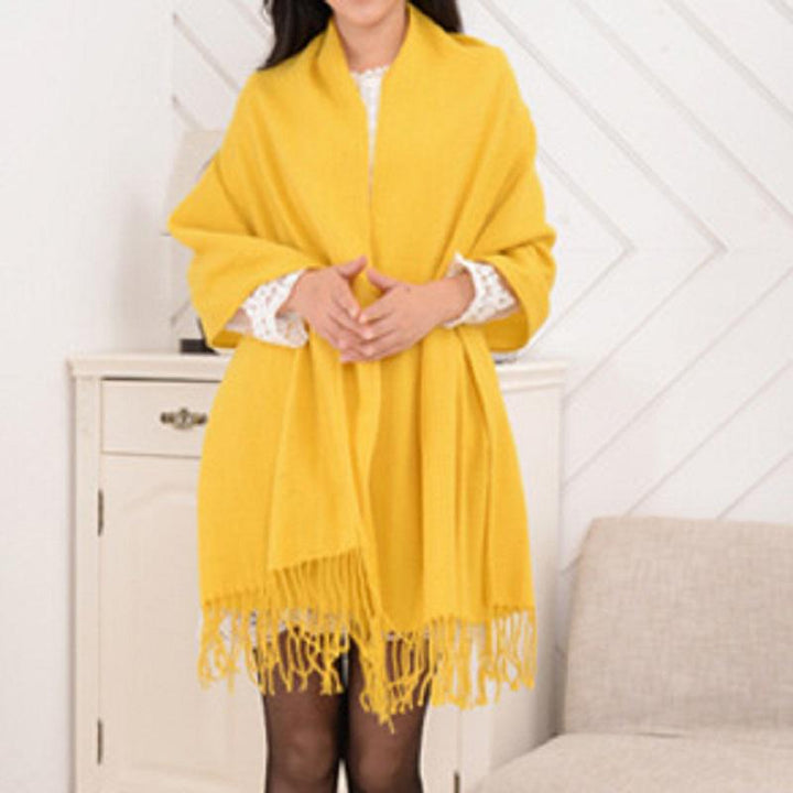 Damen Schal Herbst/Winter Kollektion; warm, elegant & mit charakteristischem Rautenmuster.