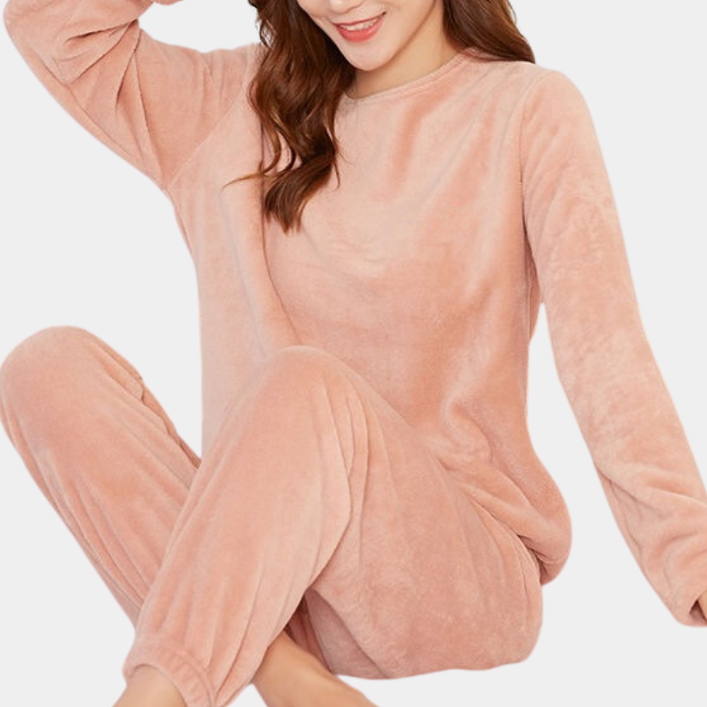 Weicher Damen Winterpyjama Elina aus Fleece, eine tolle Geschenkidee für Gemütlichkeit und hohen Tragekomfort.