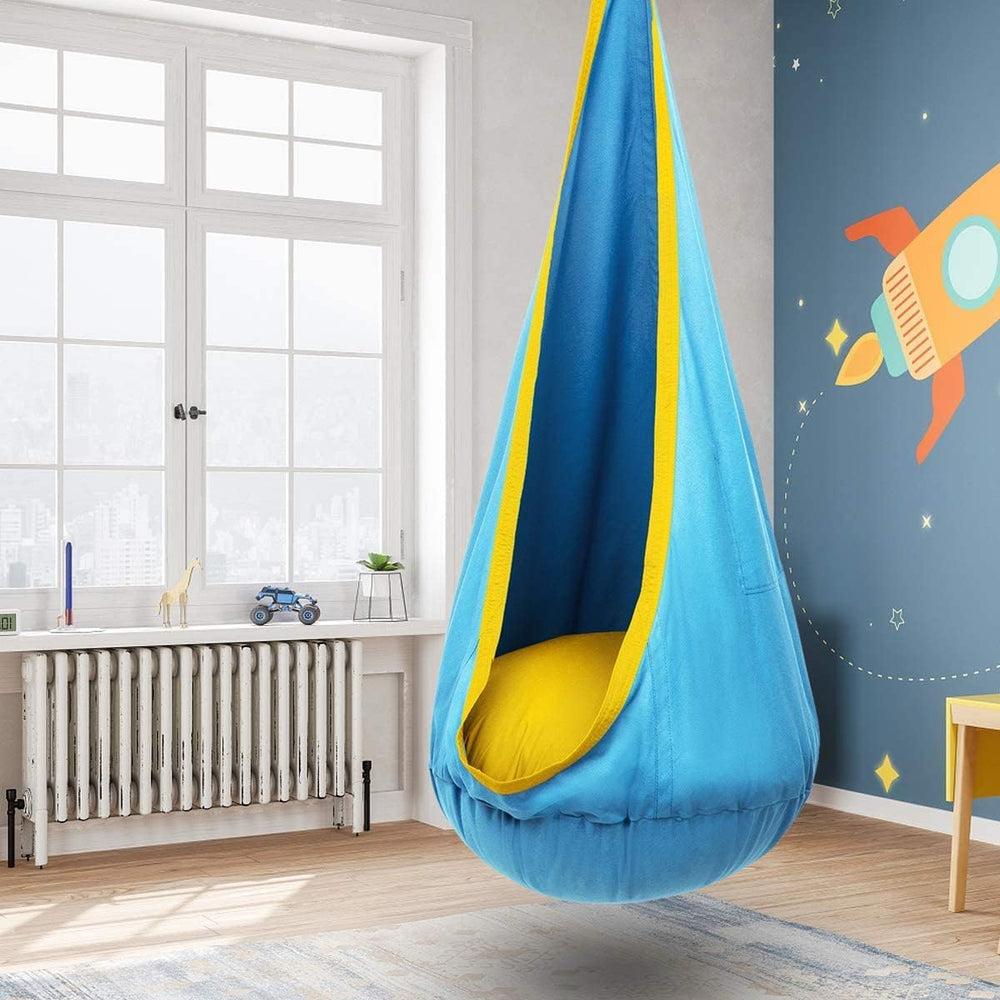 Hängematte aus weichem Baumwollmix, ideal zum Relaxen im Innen- oder Außenbereich.