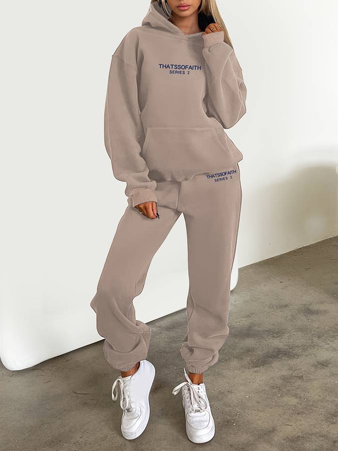 Modisches Damen Set: Gemütlicher Hoodie & Jogginghose, ideal für Frauen als Alltagskleidung.
