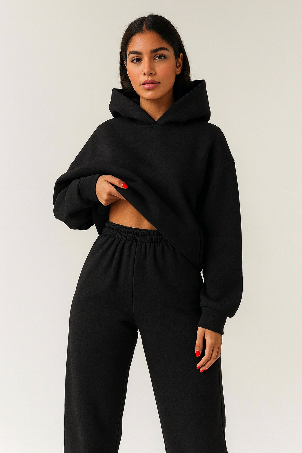 Weiches Damen Kapuzen-Loungewear Set Mikayla für maximalen Komfort & Entspannung. Perfekter zweiteiliger Hausanzug.
