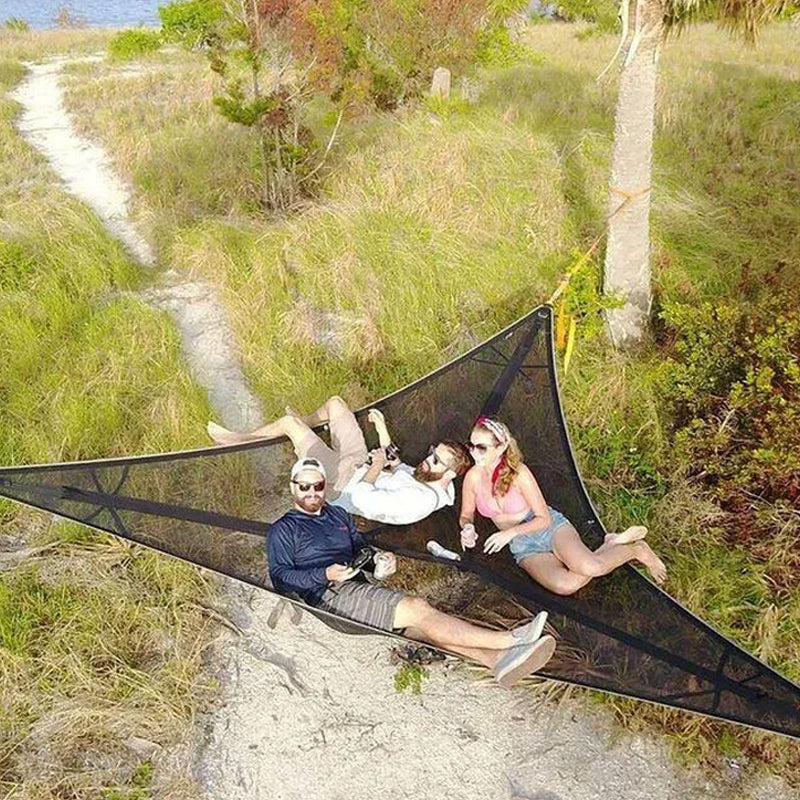 Grün-schwarze Mehrpersonen-Hängematte, perfekt für Freizeit & Outdoor-Abenteuer. Robustes Nylon Baumzelt.