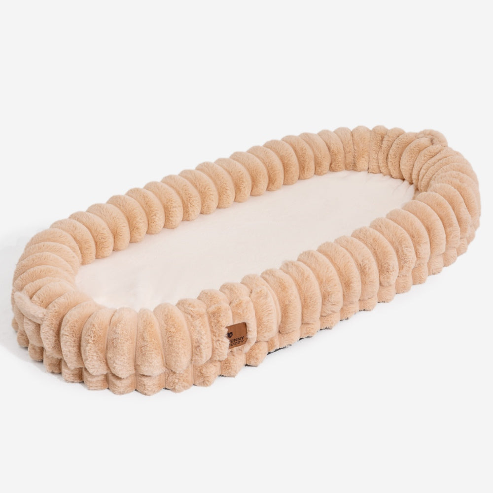 Großes, tiefes Kuschelbett für die ganze Familie. Waschbares Hundebett für maximale Entspannung.