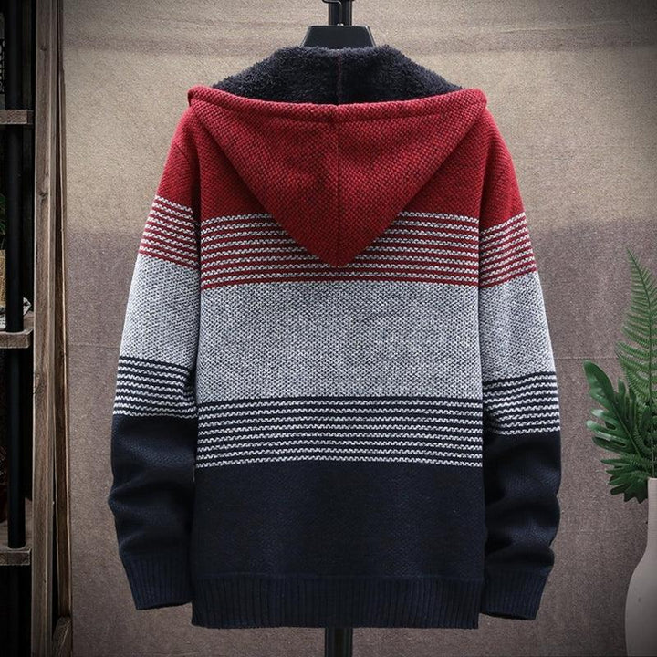 Stilvolle ärmellose Herren Grobstrickweste mit Knopfleiste. Ideal für einen eleganten Herbst- und Winterlook.