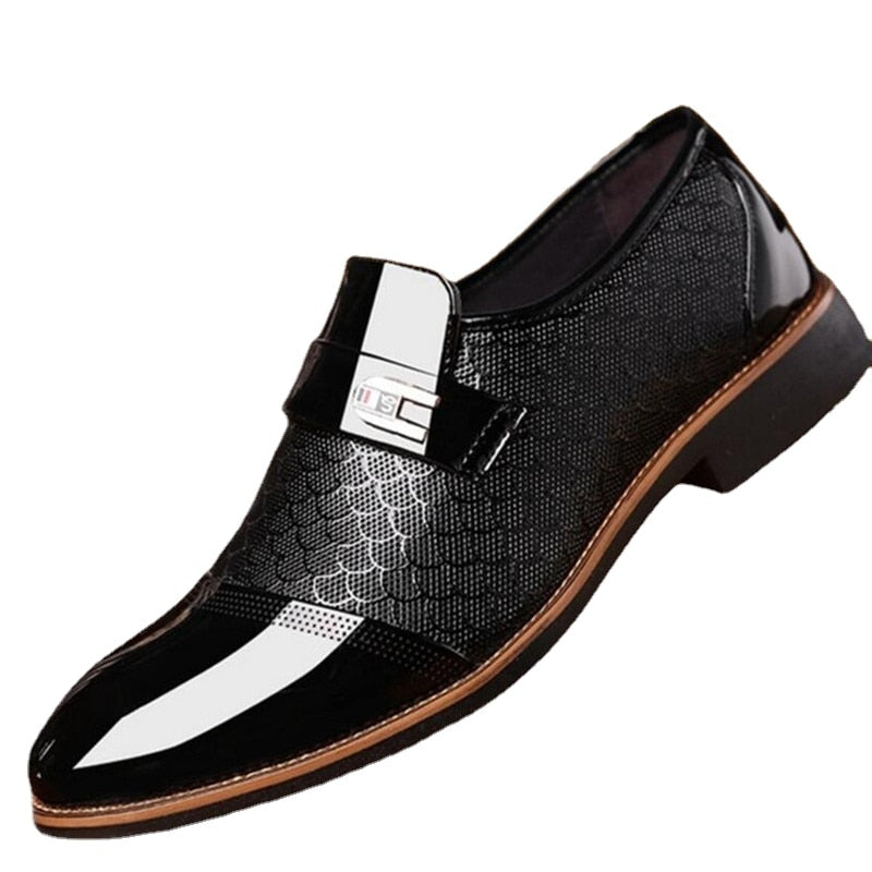 Elegante Herren Anzugschuhe mit auffälligem Glanz, ideal für formelle Looks und smarte Männer Mode.