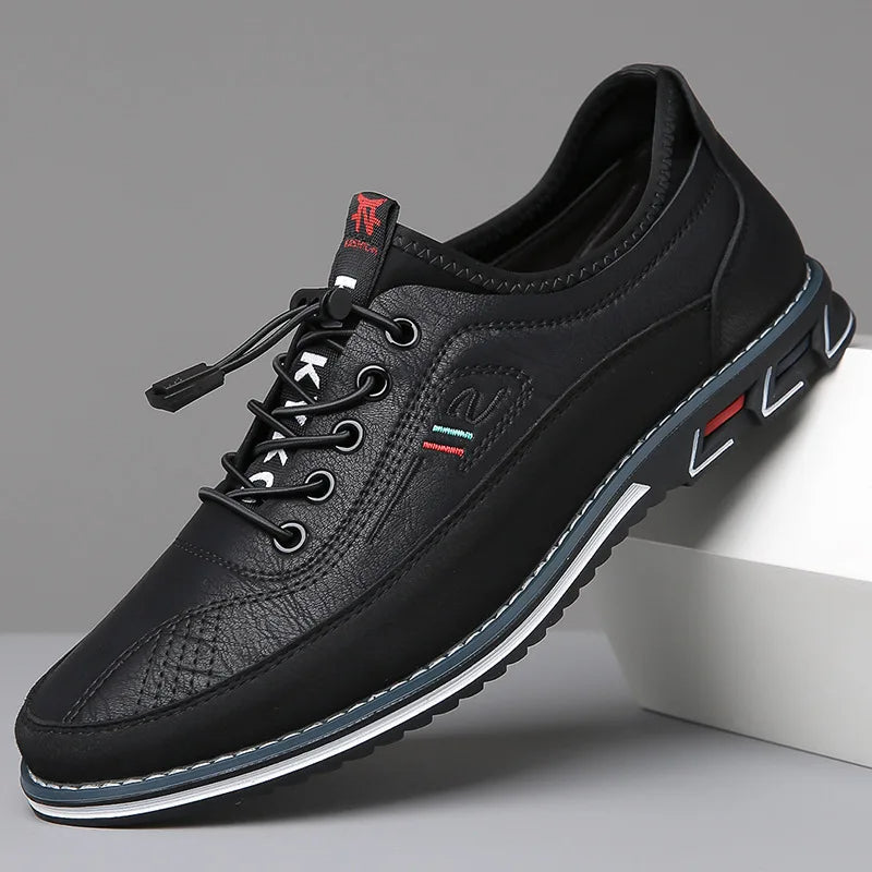Elegante Herren Oxford Lackschuhe, schlanke Silhouette, ideal für festliche Anlässe, Business & Hochzeitsfeiern.