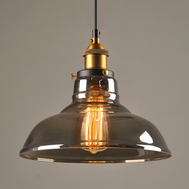 Luxuriöse Designer Hängelampe, moderne Beleuchtung für ein elegantes Ambiente.