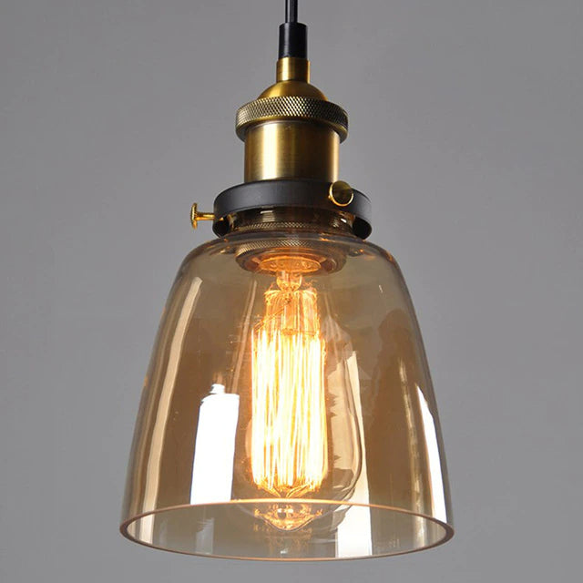 Moderne Hängelampe, glamouröses Design, ideal als Wohnzimmer- oder Schlafzimmerlampe.