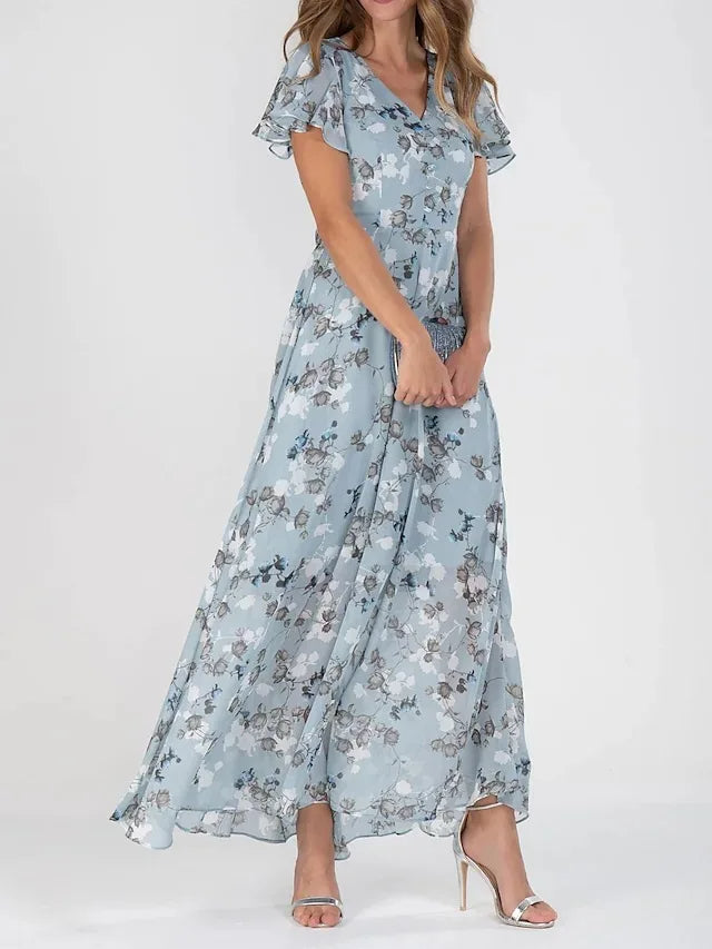Feminines bauchbedeckendes Damenkleid in elegantem Design, bietet Komfort und Stil für jede festliche Feier.