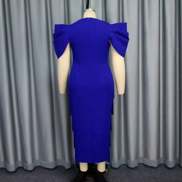 Festliches blaues Maxikleid, ideal für besondere Anlässe & als Hochzeitsgast. Mit Rüschen & Fransen.