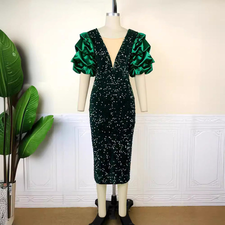 Funkelndes Glitzer Partykleid für Damen. Figurbetontes Design mit V-Ausschnitt und stilvollen voluminösen Ärmeln.