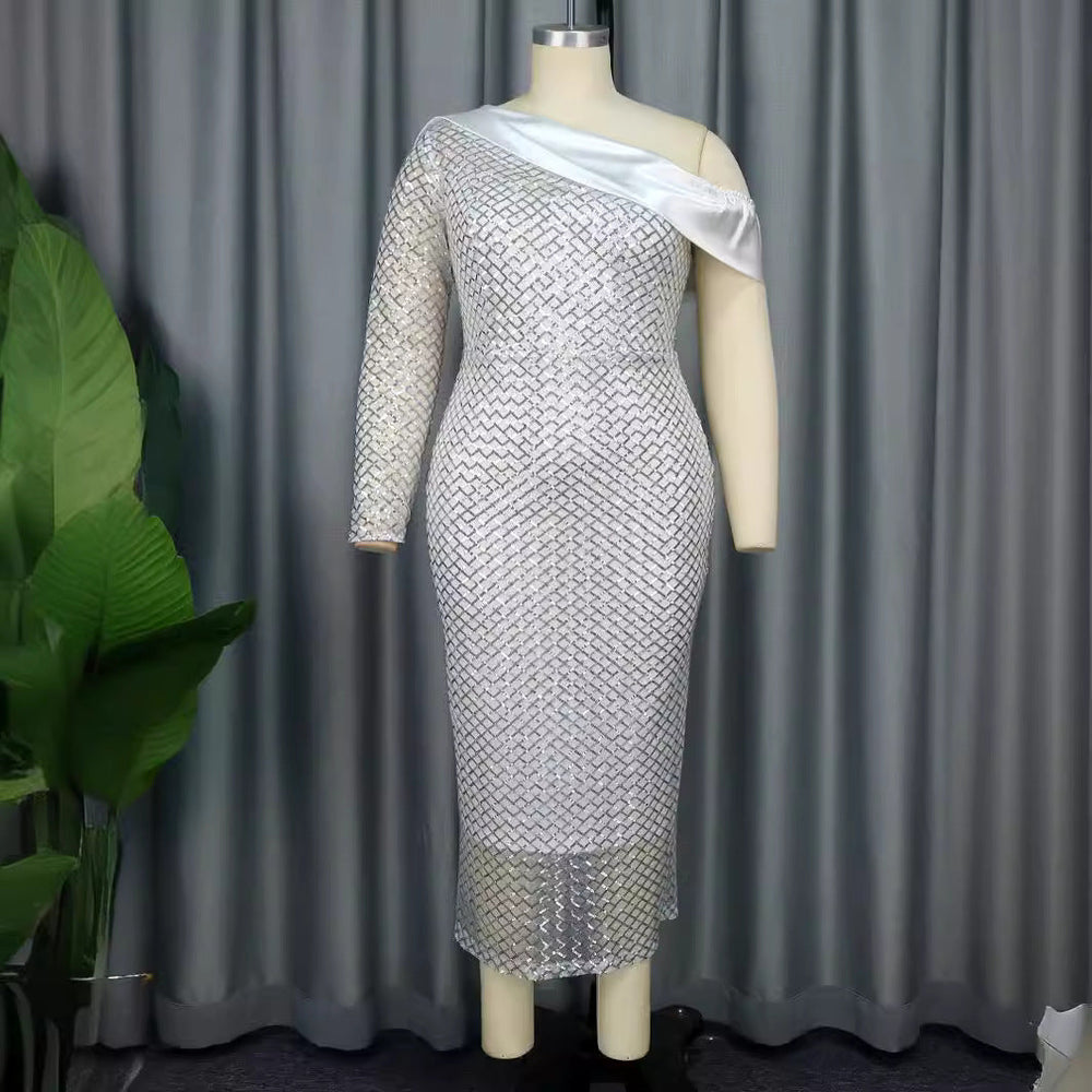 Elegantes Damen-Abendkleid mit funkelnden Pailletten, asymmetrischem Schulter-Design, ideal für festliche Anlässe.