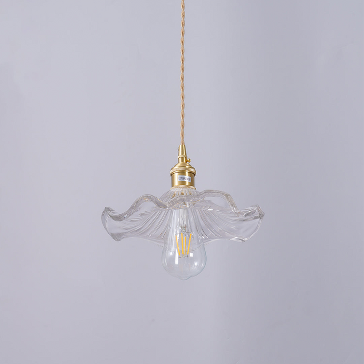 Elegante Blüten-Pendellampe, Hibiskus-Design aus hochwertigem Glas für stilvolles Licht.