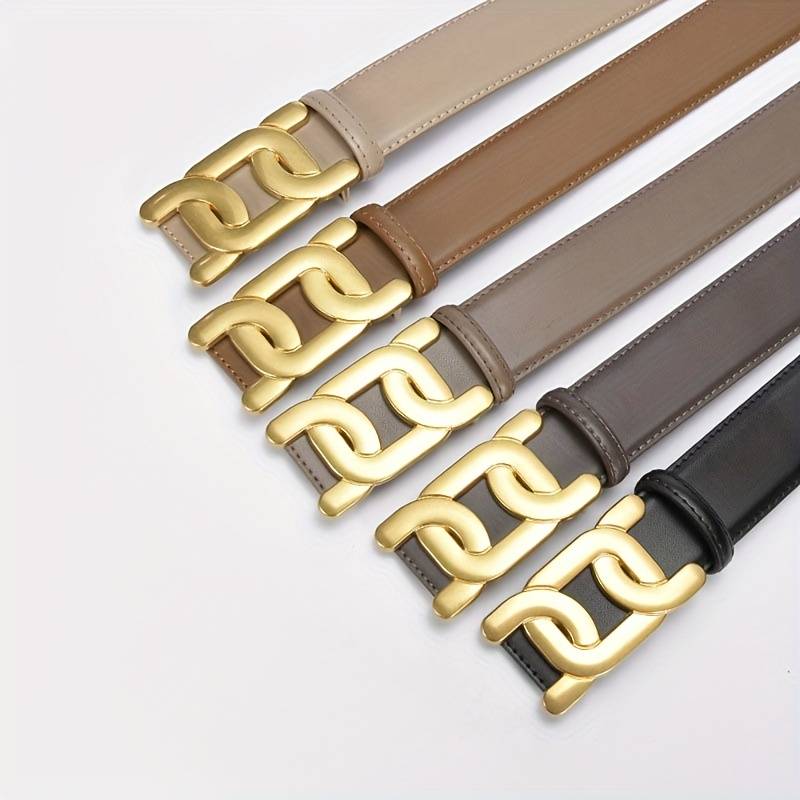 Schwarzer Unisex Gürtel, elegant, mit glatter goldener Schnalle. Ein Basic-Accessoire für jede Garderobe.