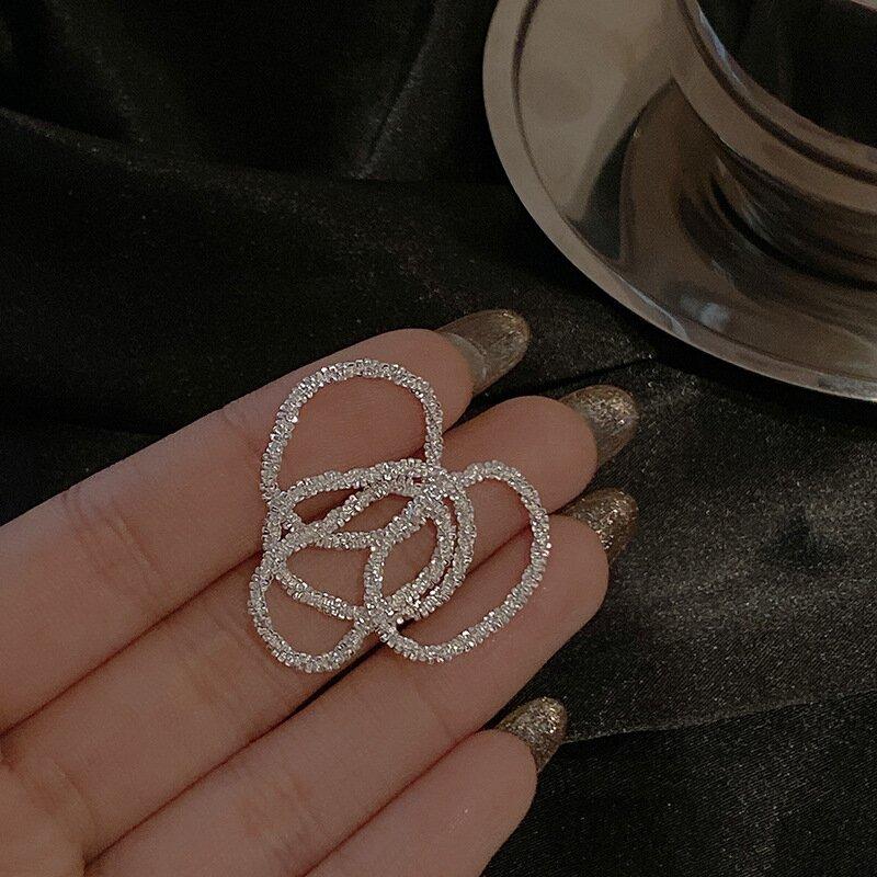 Hochwertiger 925 Silber Damenring, Sternenlicht-Design mit schimmernden Kristallen, für zeitlose Eleganz.