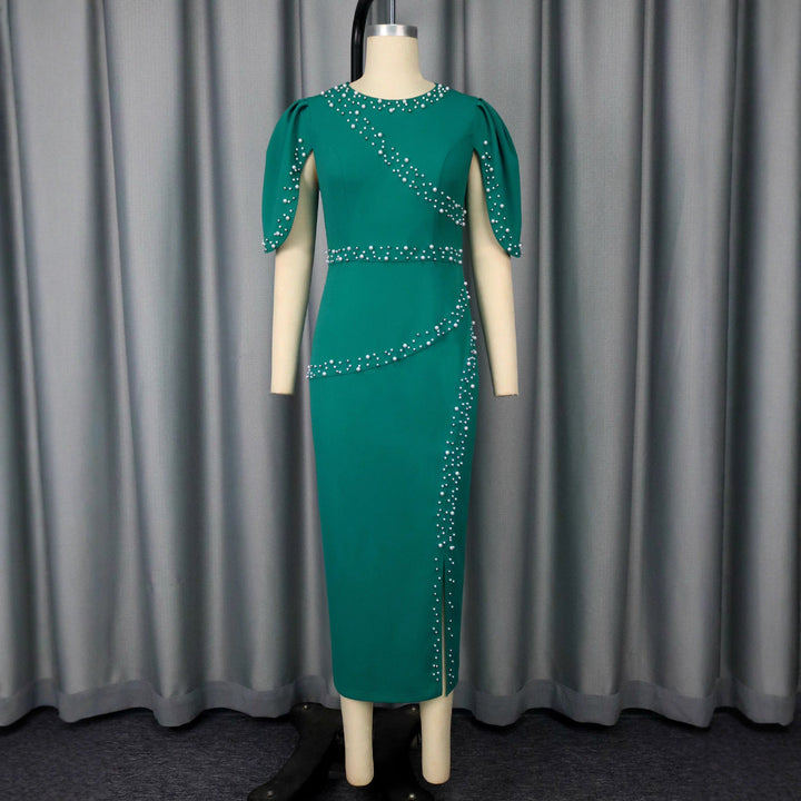 Glamouröses Damen Partykleid mit schimmerndem Glitzer und sexy Schlitz. Ideales Abendkleid für unvergessliche Nächte.