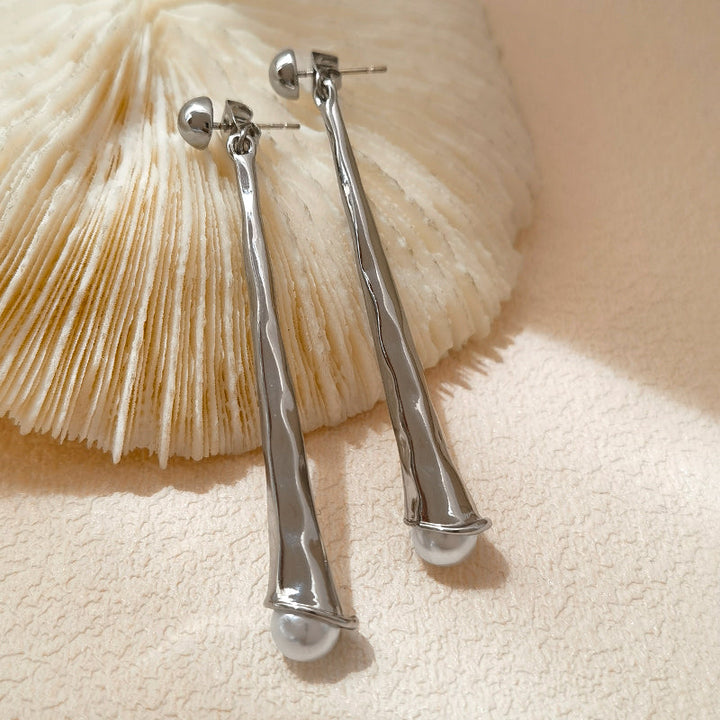 Stilvolle Damen-Ohrhänger in Tropfenform, aus glattem Edelstahl, ein elegantes Geschenk für Frauen.