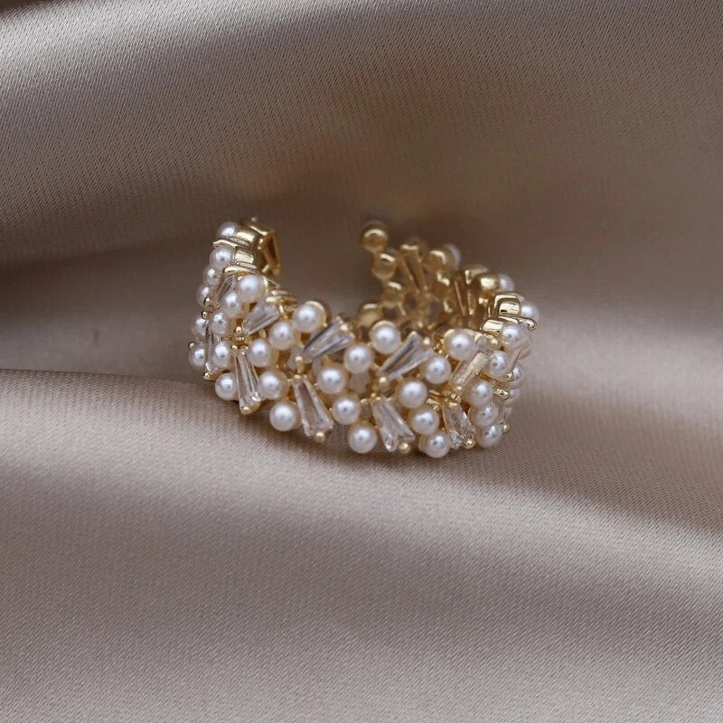 Glamouröser Damen Cocktailring mit Perle, verstellbar; eleganter Party-Schmuck für stilvolle Auftritte.