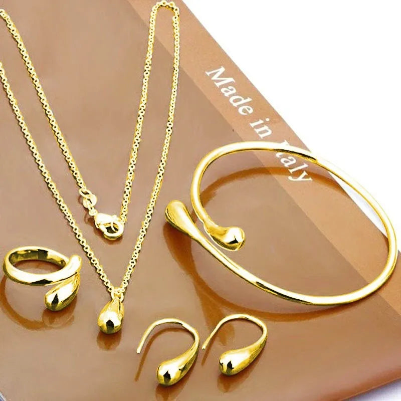 Damen Halskette und Ohrringe aus S925 Silber im eleganten Wassertropfen-Design, Teil eines 4-teiligen Sets.