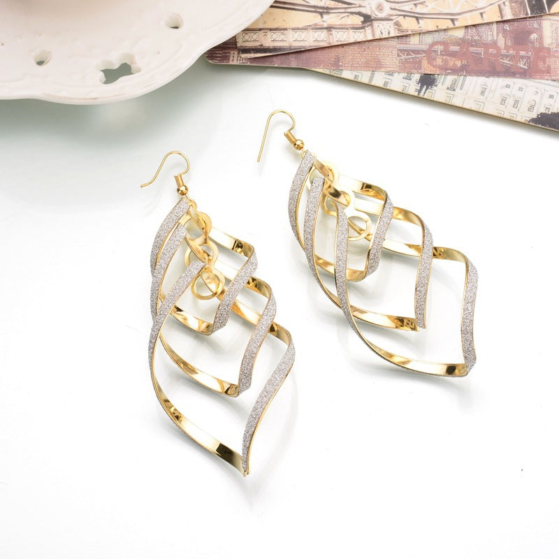 Elegante Damen-Spiralohrringe im Glockenspiel-Design aus antiallergischem Edelstahl. Luxuriöser Schmuck.