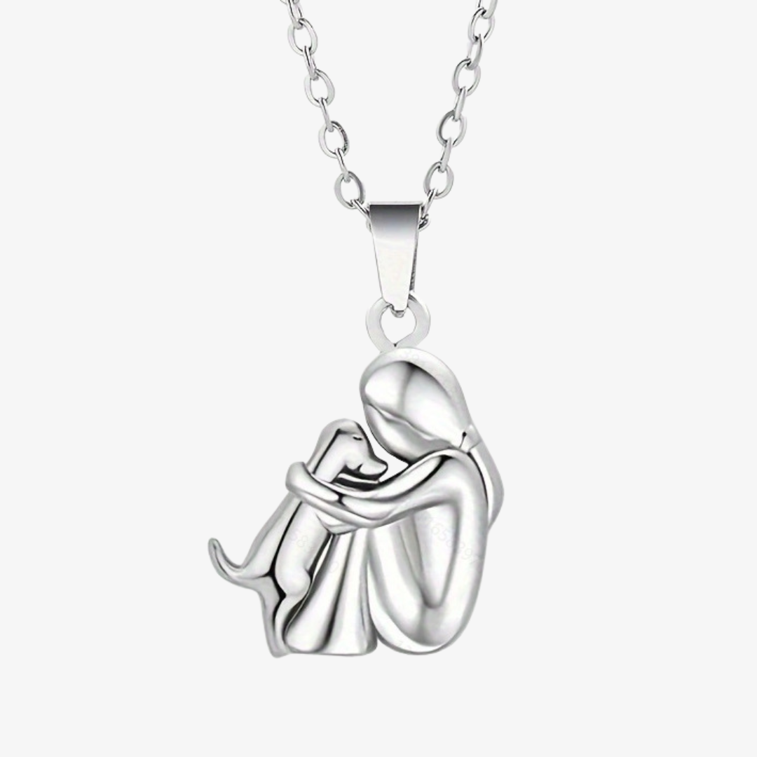 Hundeliebhaberinnen Schmuck: Goldene Edelstahl Kette mit charmantem Hunde-Motiv Anhänger, vielseitig tragbar.