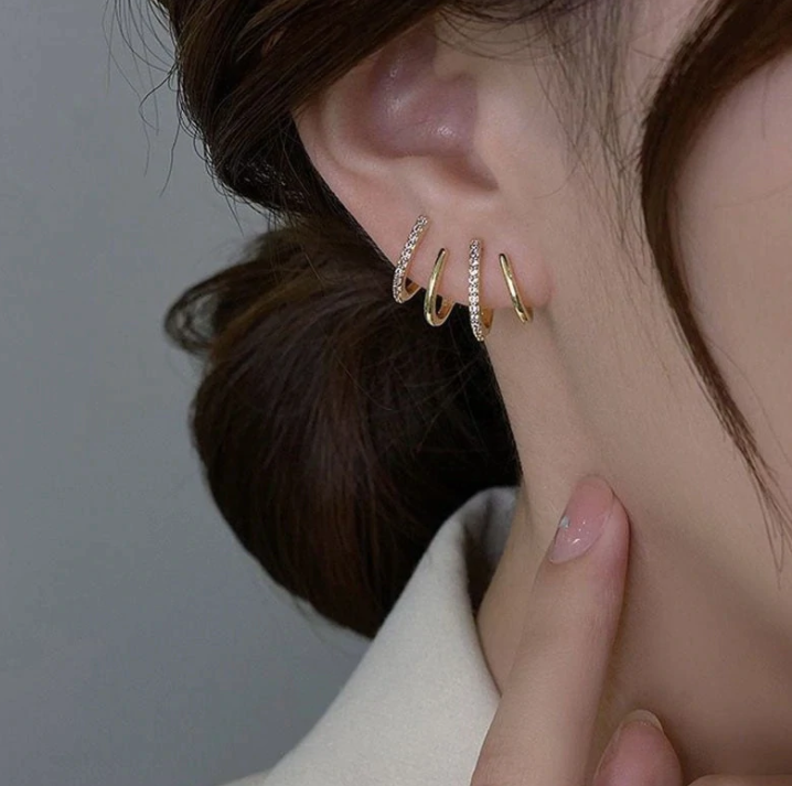 Elegant vergoldete Damen Creolen Set, hypoallergener Schmuck für jeden Anlass.