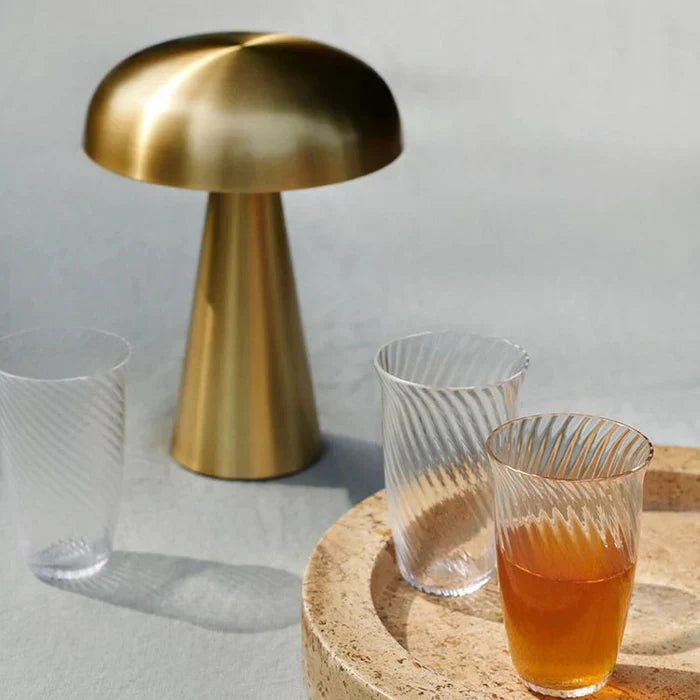 Elegante Metall-Tischlampe (Gold-Bronze) für Wohnzimmer und Schlafzimmer Dekoration.