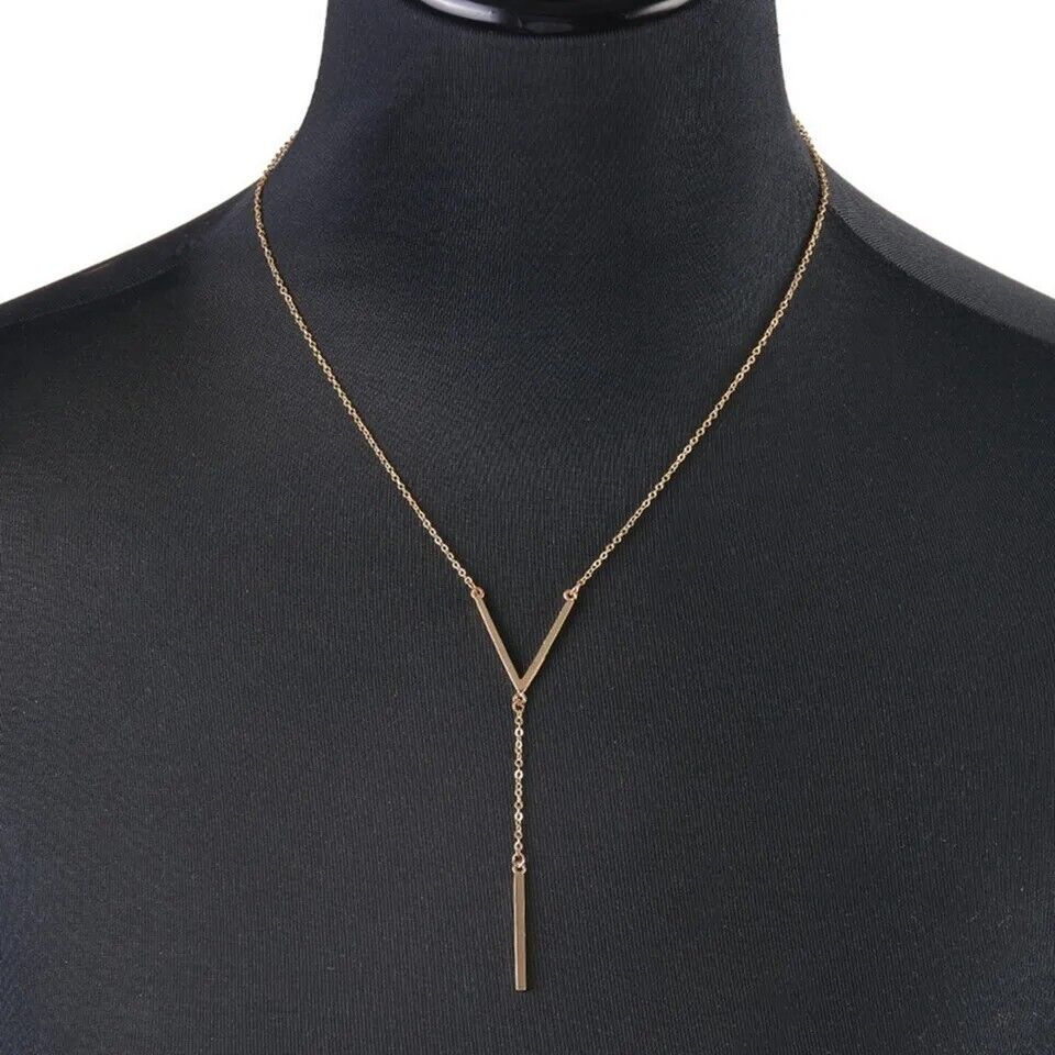 Elegante Damen V-förmige Gold Halskette, perfekt als glamouröses Accessoire für besondere Anlässe.