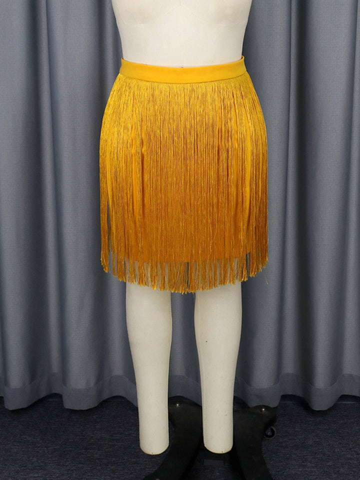 Modischer Damen Partyrock in Gold mit auffälligen Fransen, ein Must-have für glamouröse Abende.