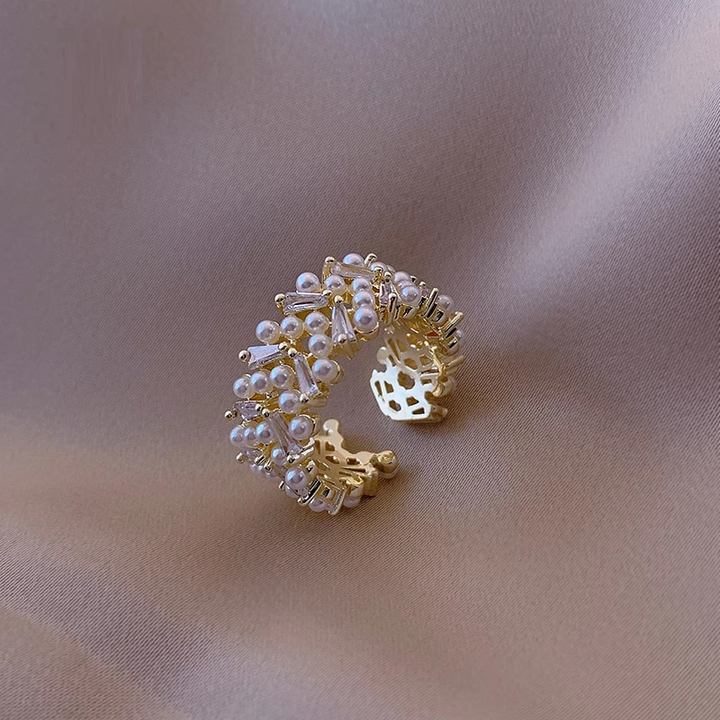 Verstellbarer Damen Perlenring mit zarter Perle & elegantem Silber-Design; zeitloser Modeschmuck.