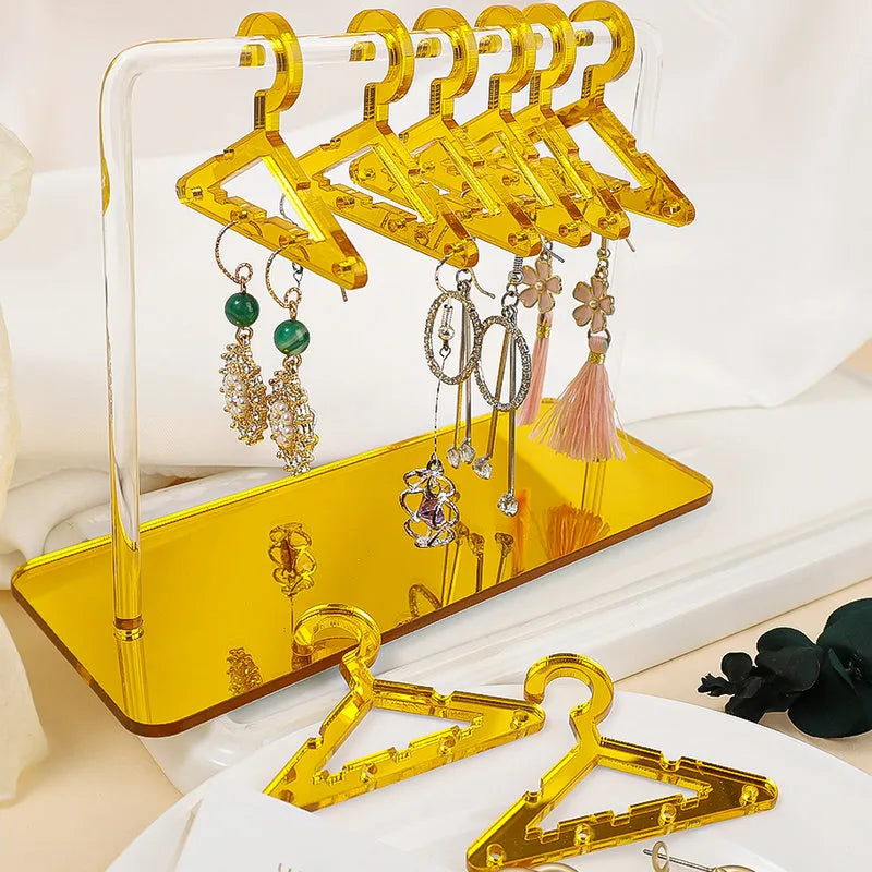 Schmuckhalter Damen: Klares Acryl Dreieck als Set (8 Stk.) für Ohrring-Aufbewahrung. Modern & praktisch.