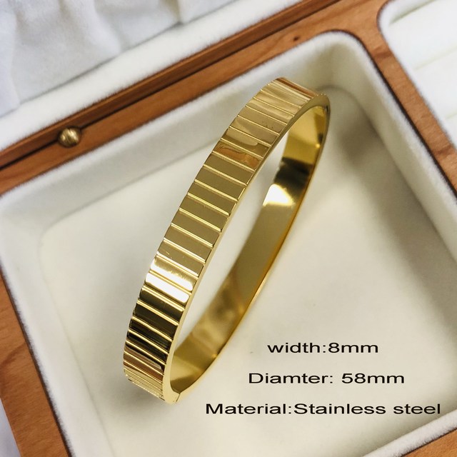Elegantes Zirkon Armband für Frauen, luxuriöses Schmuckstück mit Glanz.